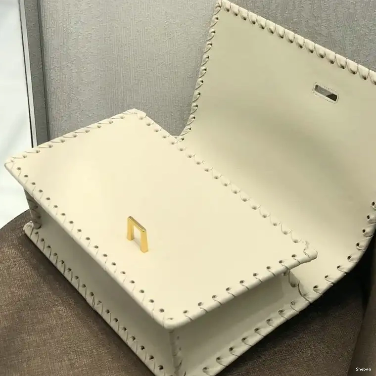 20B570240 Dio Bags 0715